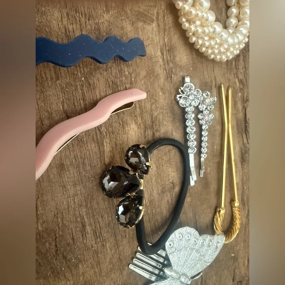 Miscellaneous Hair Accessories- Set of 9 - Hair Accessory Lot